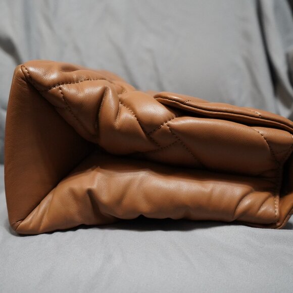 Kurt Geiger London XXL Soft Quilted Leather Kensington Shoulder Bag - Picture 6 of 11